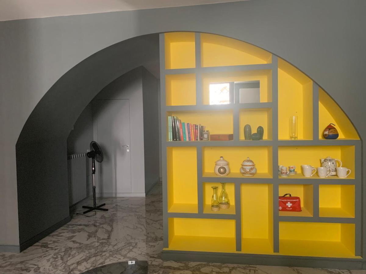 Modern City Center Apartment Benevento Exterior foto