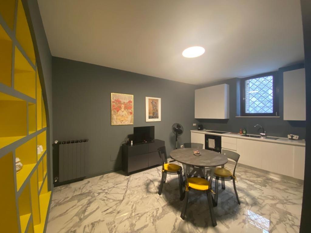 Modern City Center Apartment Benevento Exterior foto